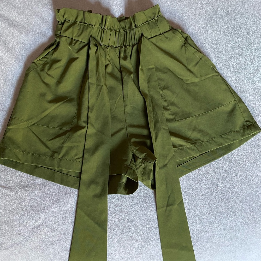 Paperbag Waist Green Shorts!!